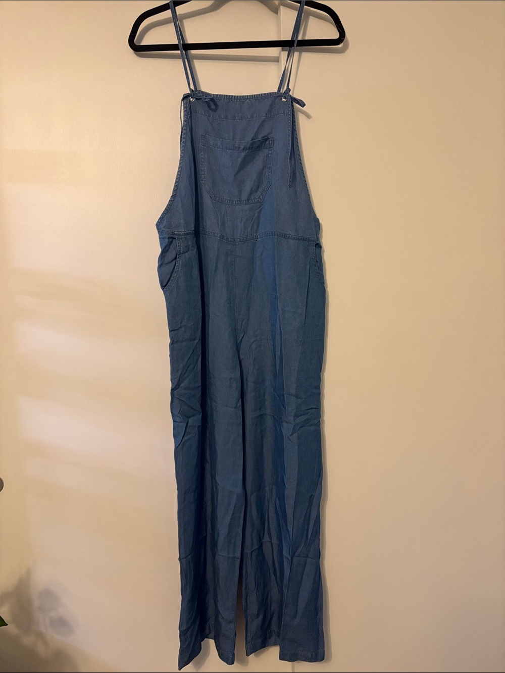 New in Bag Zenana size Medium Blue Wide-Leg Chambray Denim Jumpsuit